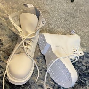 AirWair Dr. Martens New lace-up combat boot